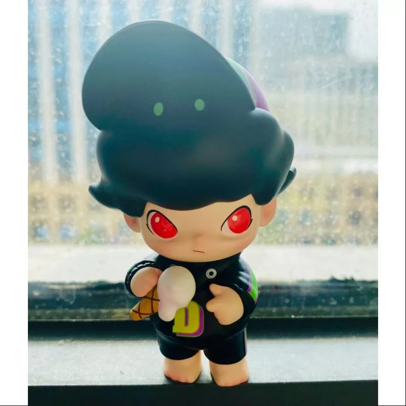 DIMOO WORLD Rapper Mini Figure Ediție limitată