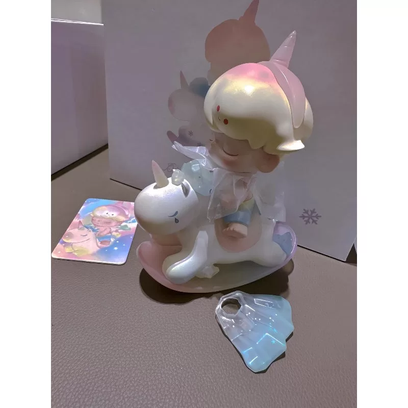 Figurină limitată DIMOO Rainbow Ice Unicorn