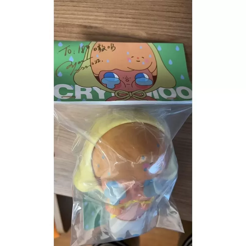Figurină limitată DIMOO x Crybaby Yellowday