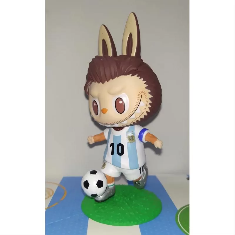 Labubu The Monsters Seria echipei de fotbal din Argentina Lionel Messi Dribling