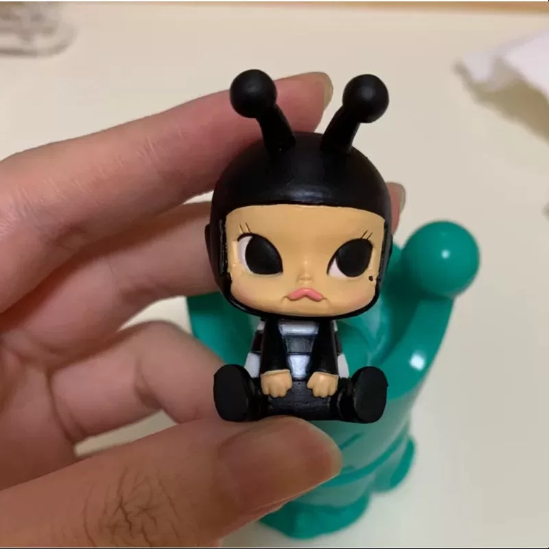 MOLLY Baby Molly Seria 2 Bee Black Eyes