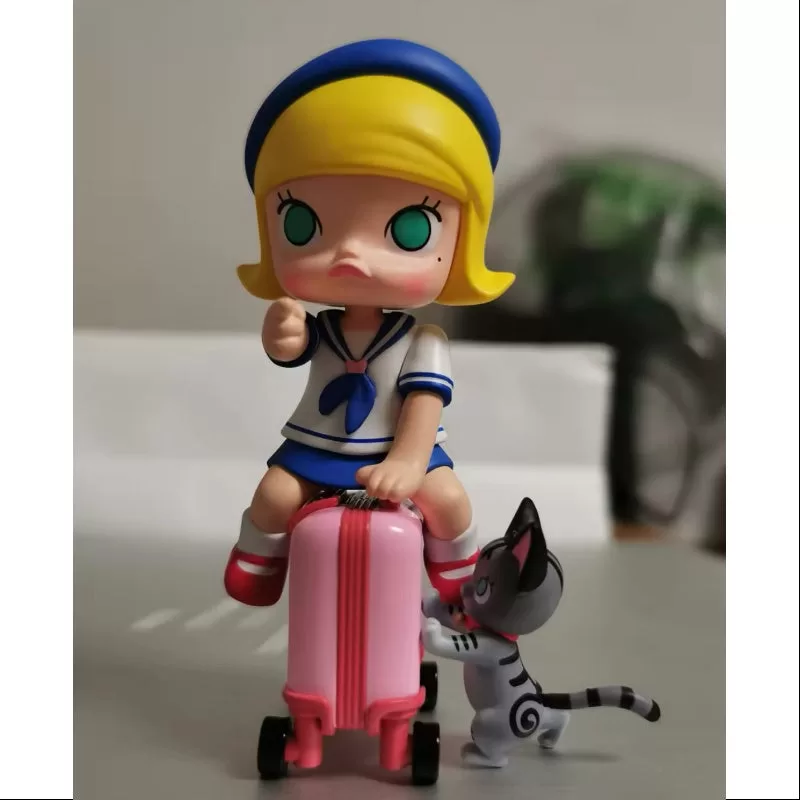 MOLLY O zi plictisitoare cu seria Molly care călătorește de acasă
