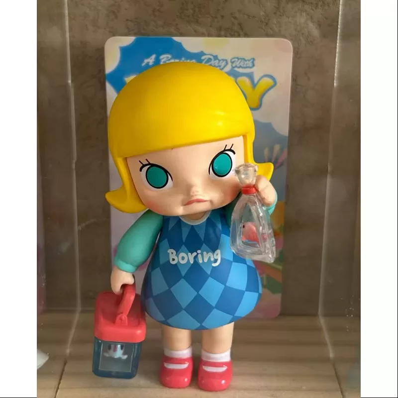 MOLLY O zi plictisitoare cu seria Molly care își face prieteni noi