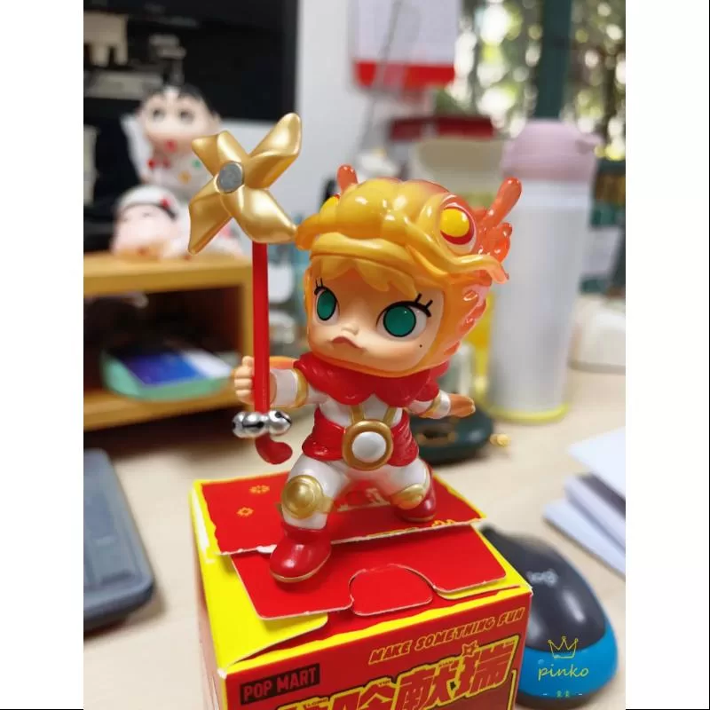 MOLLY Pop Mart Loong prezintă seria Treasure MOLLY DREAMING LOONG