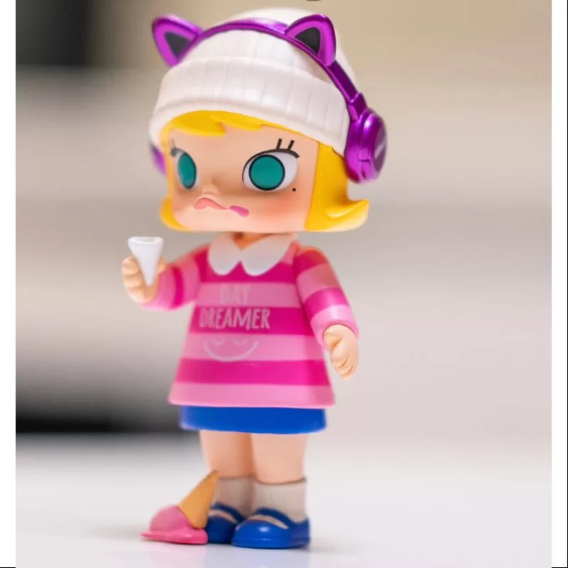 MOLLY Seria mea de superputere instantanee Dazed