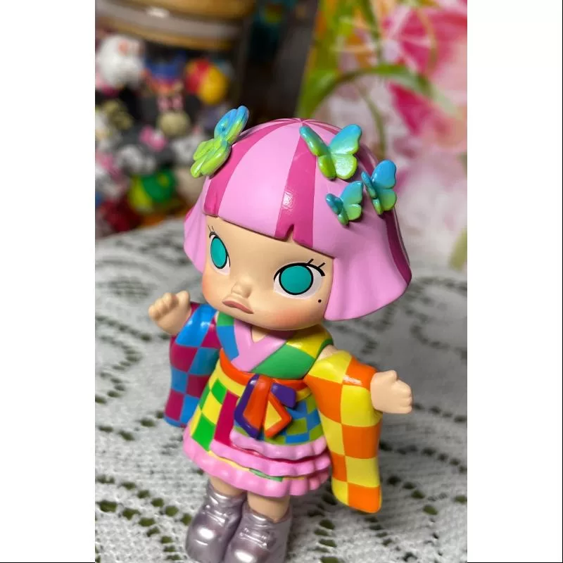 MOLLY X MIKA NINAGAWA NIGHTTIME RAINBOW BOB Ediție limitată